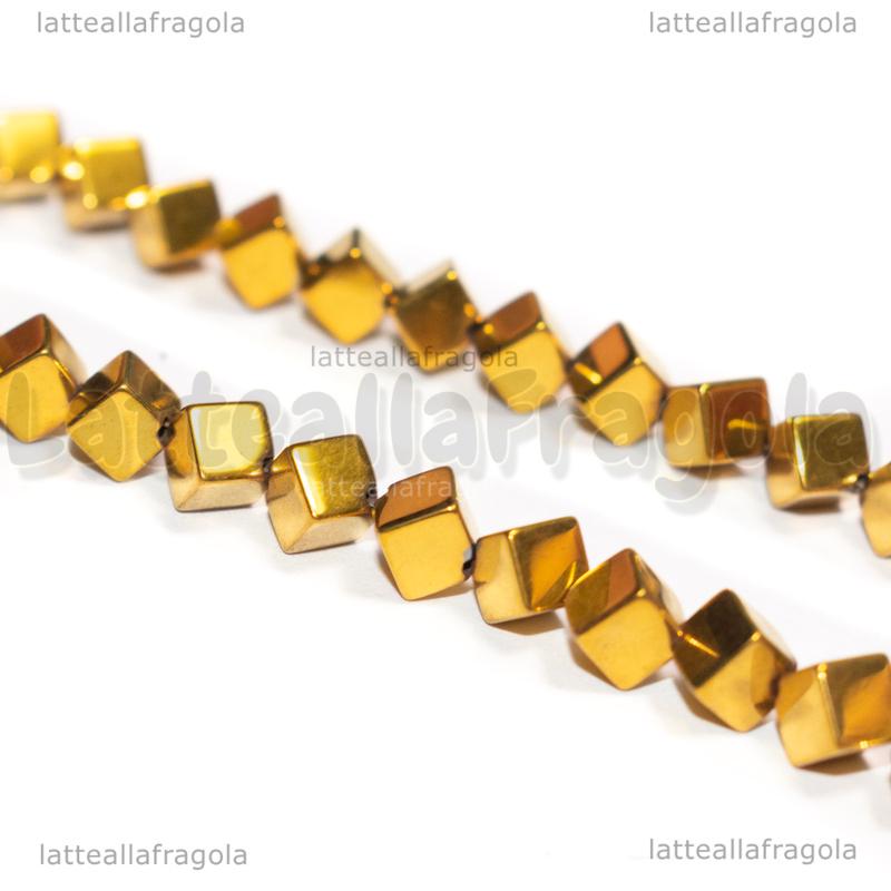LatteAllaFragol's tweet photo. 🌟 Fili di Cubi in Ematite con un Twist Unico! 🌟 Il foro passante sull’angolo crea un effetto geometrico e dinamico, perfetto per bracciali e collane statement! 🍓 Scoprili sul sito! #MaterialiCreativi #BijouxFaiDaTe #EmatiteLuxury #BijouxHandmade https://t.co/kY75KKgdHV