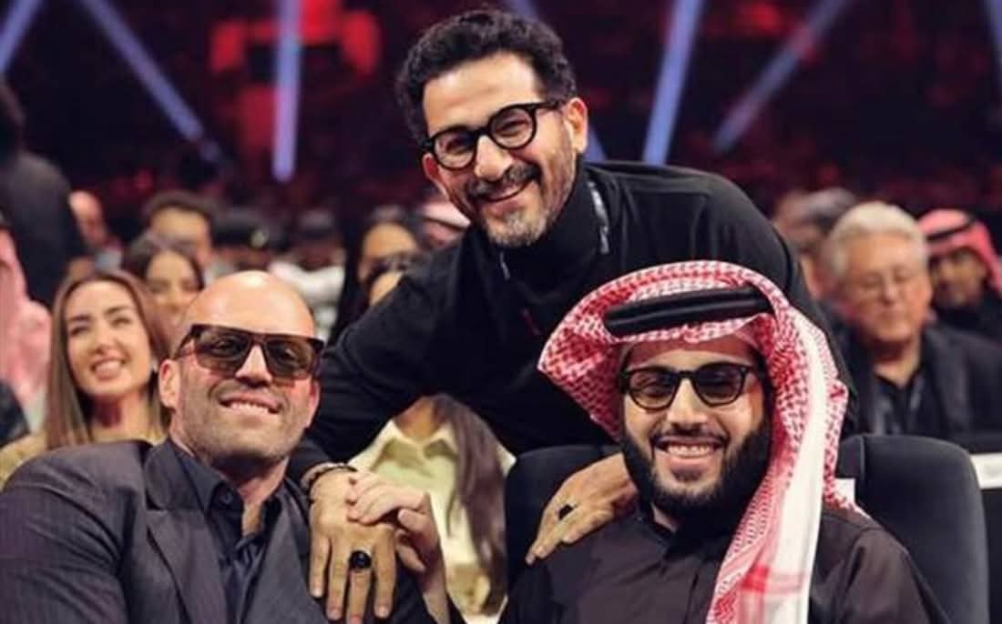 جيسون ستاثام
سحبه تركي الشيخ من رقبته وجعله يلهث على الرمال الحجازية كالثعلب الجائع وراء الريالات
وحدها فيروز التي أدبت هذا التركي ورفضت تكريمها بخمسة ملايين دولارات
كما رفض زياد ملايين الدولارات  اجر قبوله كعضو لجنة تحكيم في احد البرامج 
 لا يوجد وصف لعظمة فيروز ونجلها زياد