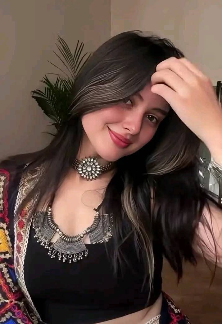 ज्ञान के बाद यदि अहंकार का जन्म 
होता है तो वह ज्ञान जहर है 
किंतु 
ज्ञान के बाद यदि नम्रता का जन्म होता है 
तो यही ज्ञान अमृत होता है