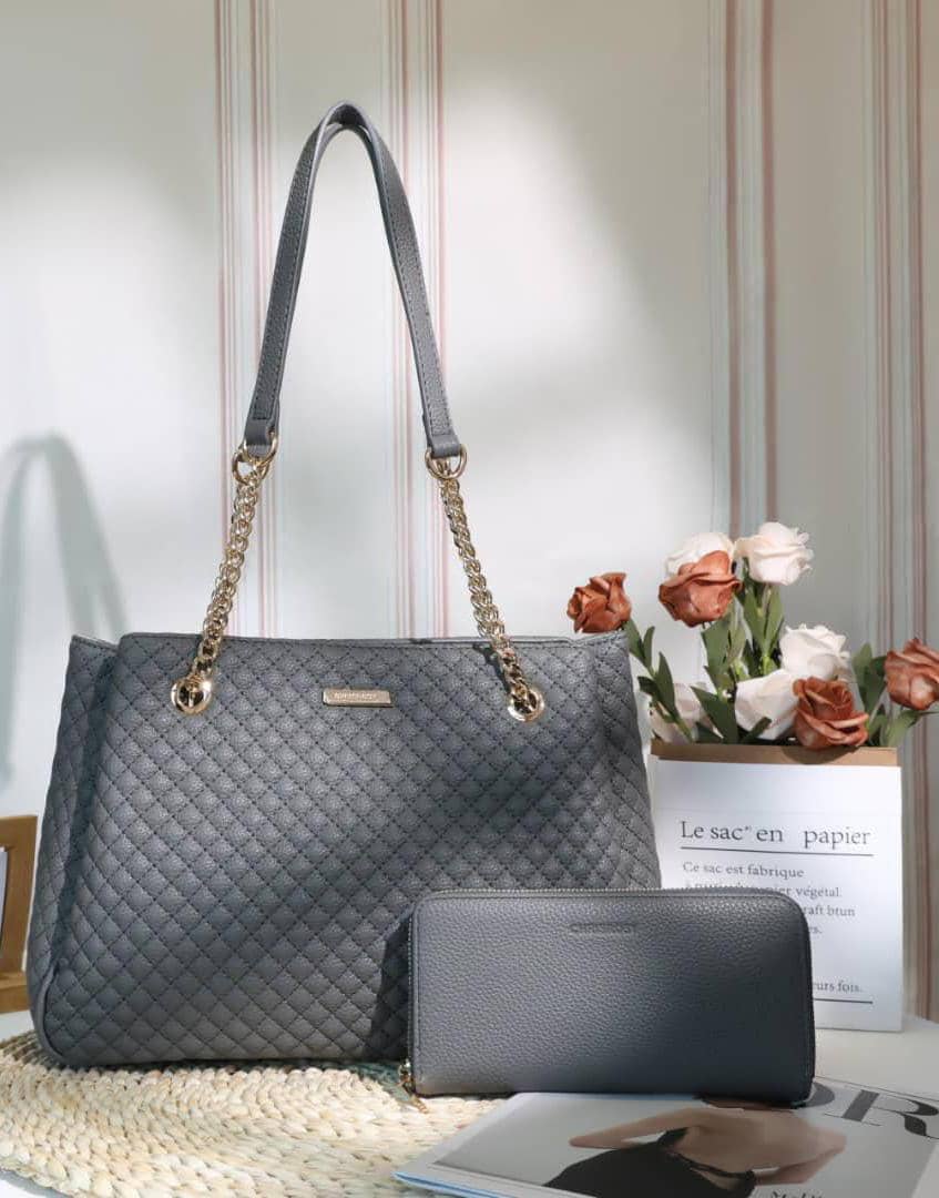 We still have these 3 in stock at only 100k each😍

Kindly make us your bags plug today

☎️0764138559