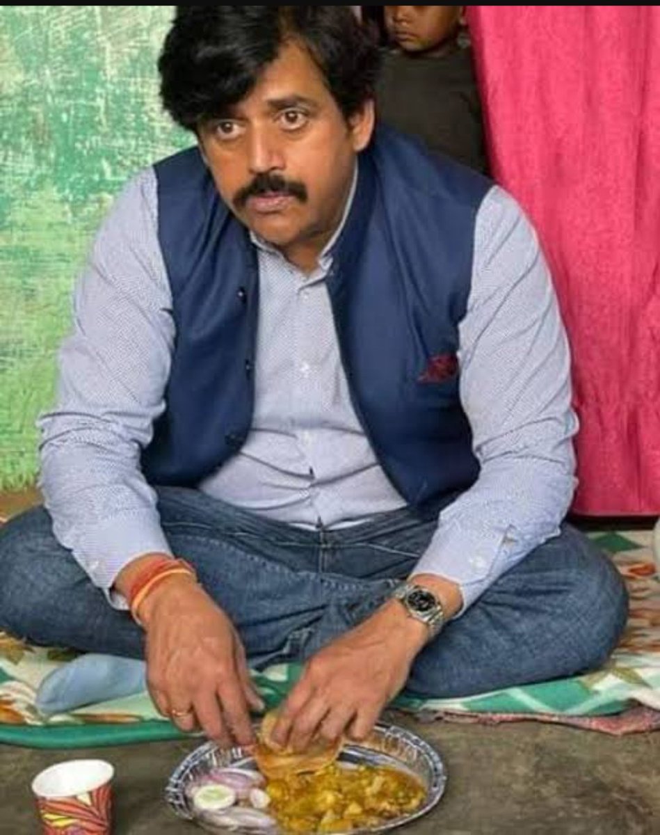 5 स्टार होटल में कड़ाही पानीर सौ रूपये की होनी चाहिये 

~ गोरखपुर सांसद <a href="/ravikishann/">Ravi Kishan</a> जी की लोकसभा में डिमांड