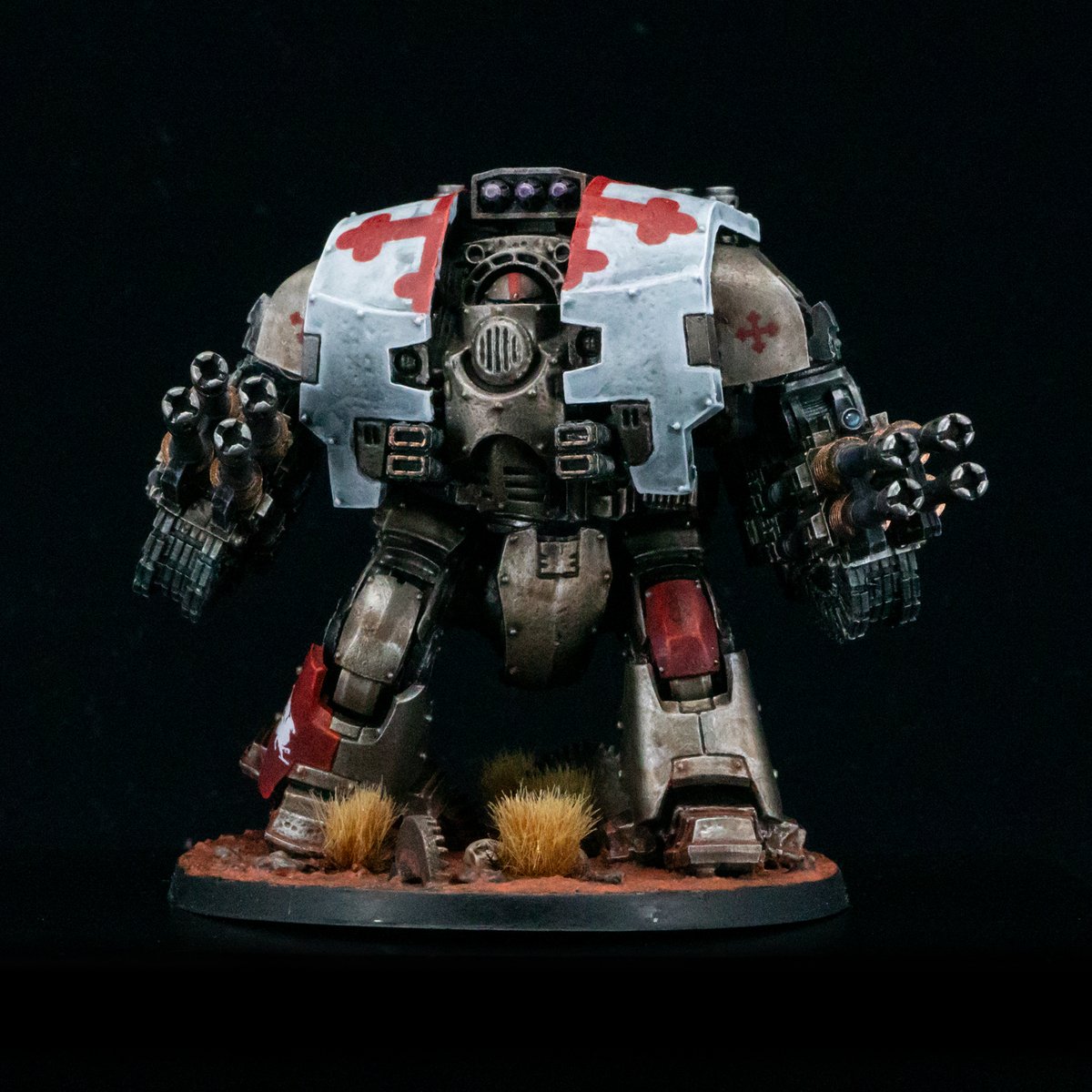 Lenny_Craft_it's tweet photo. My old Leviathan Dreadnought 💀
One of my favorite centerpiece models… but sadly, no longer with us in 40K.
Gone, but not forgotten.

Happy crafting.

#WarhammerCommunity #Warhammer #Warhammer40k #Dreadnought #MiniPainting #SpaceMarines https://t.co/ujw1FkExCY