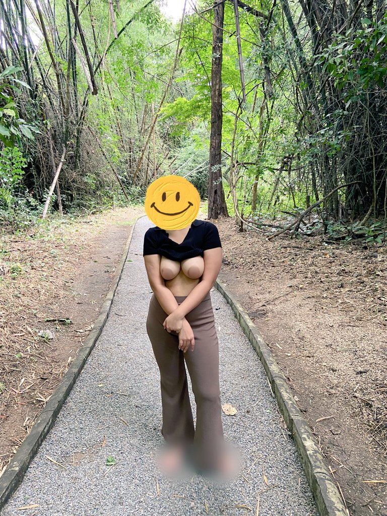 รูปยังไม่หมด ชอบจังเดินป่าธรรมชาติไม่มีคน
#outdoor
#คู่ไม่แลก
#โชว์นม
#โนบรา