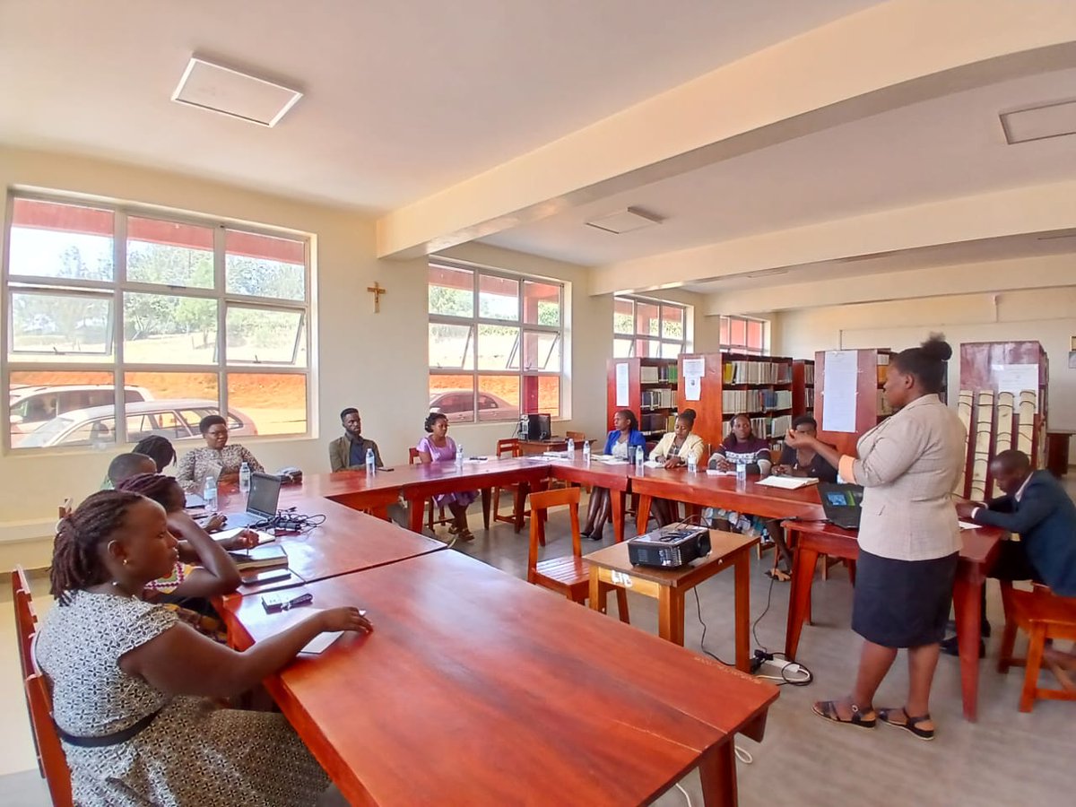 #HappeningNow: Ms. Annah Niyokwizera, CEO of Neat Holistic Living company Ltd, #LookAndFeelGood, is addressing some of the USJM administrators at the ongoing two day workshop taking place at university. #VisitUSJM
