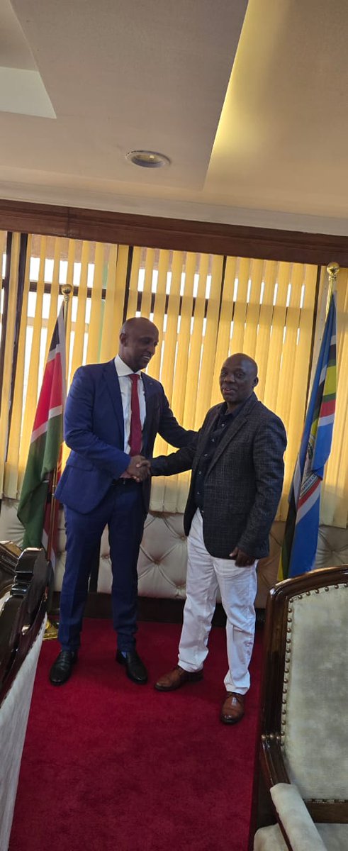 GovGuyo's tweet photo. I had a productive meeting with @DrRonohPaul, Principal Secretary for Crop Production, at his office in Kilimo House. We discussed the establishment of boreholes to support a proposed feedlot project, which is an important step toward boosting agricultural productivity and enhancing resilience in our county.

We remain committed to sustainable livestock development and strengthening food security through continued collaboration with the national government.