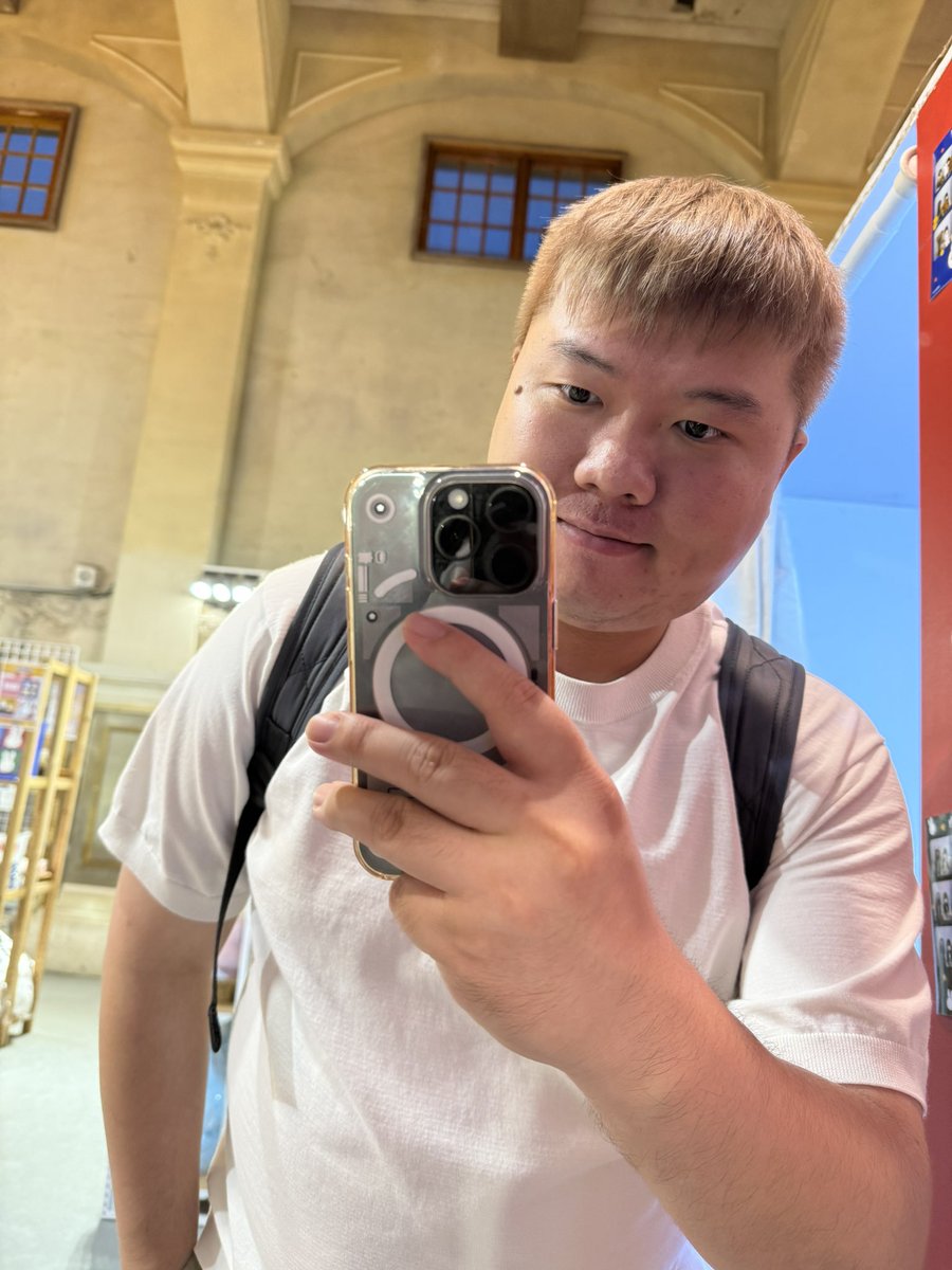 k6tu184's tweet photo. 染頭毛 https://t.co/zNpcALmEYY