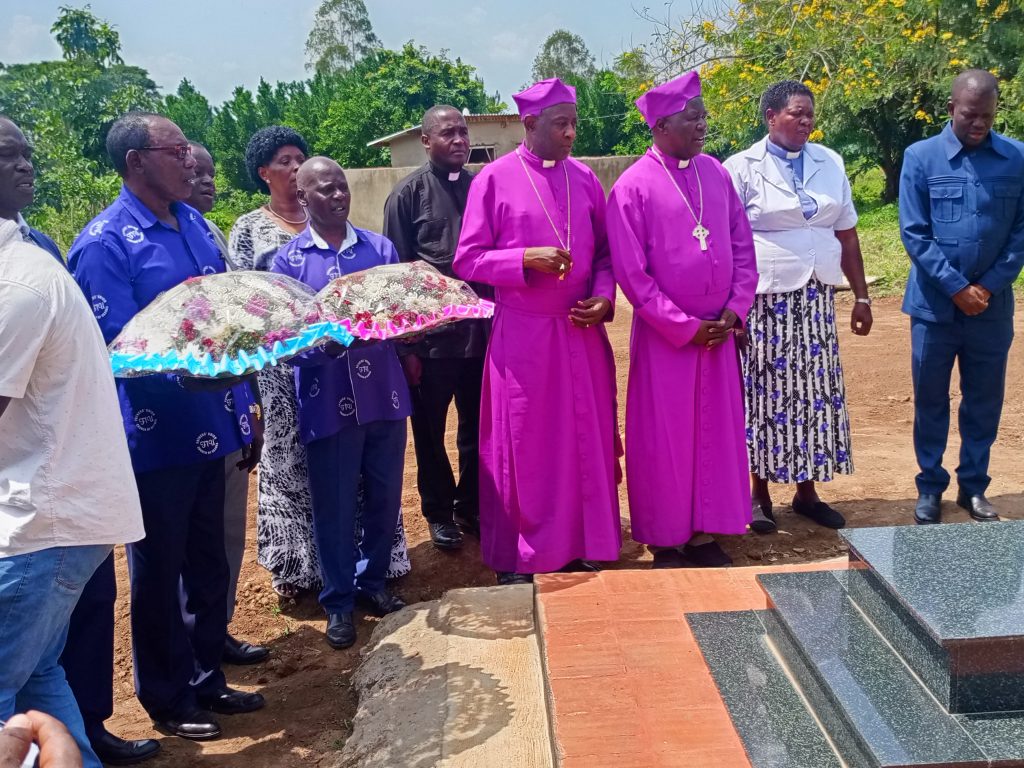 The Archbishop of the Church of Uganda, His Grace Dr. Steven Samuel Kaziimba Mugalu, has praised the late Dokolo Woman Member of Parliament, Hon. Cecilia Atim Ogwal, describing her as an accomplished and visionary leader. #VOLUpdates 
Read More👉vol.co.ug/index.php/2025…