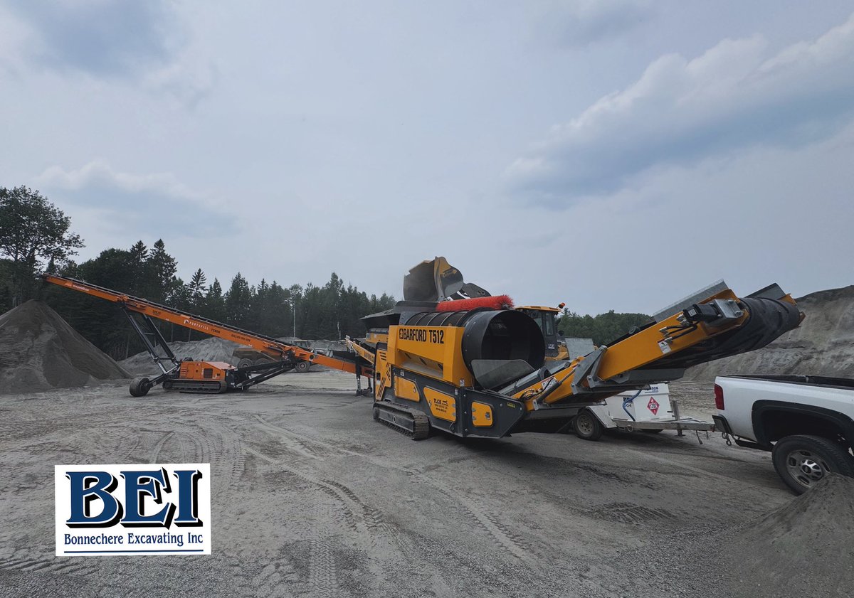 bonnechereexc's tweet image. MORE SCREENERS!!! When you’re giving it all it’s got, sometimes you just need more equipment to get the job done. #rentalhelp #tlckrepairserviceltd #aggregateproduction #renfrewcounty #ottawavalley #constructionlife #tradesrock #thebigblue