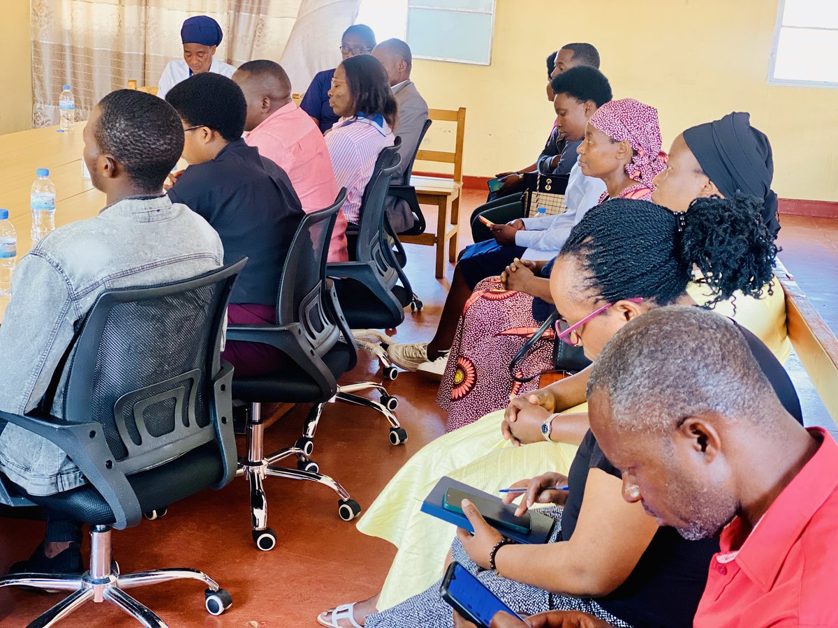 Mu rwego rwo gufasha abatishoboye bakeneye service z’ubuzima mu bitaro bya Gihundwe, ubuyobozi bw’ibitaro bwakoranye inama n’abafatanyabikorwa basuzumira hamwe ibimaze kugerwaho, aho bishimiye imikoranire myiza mu kwita ku mibereho myiza y’abarwayi.