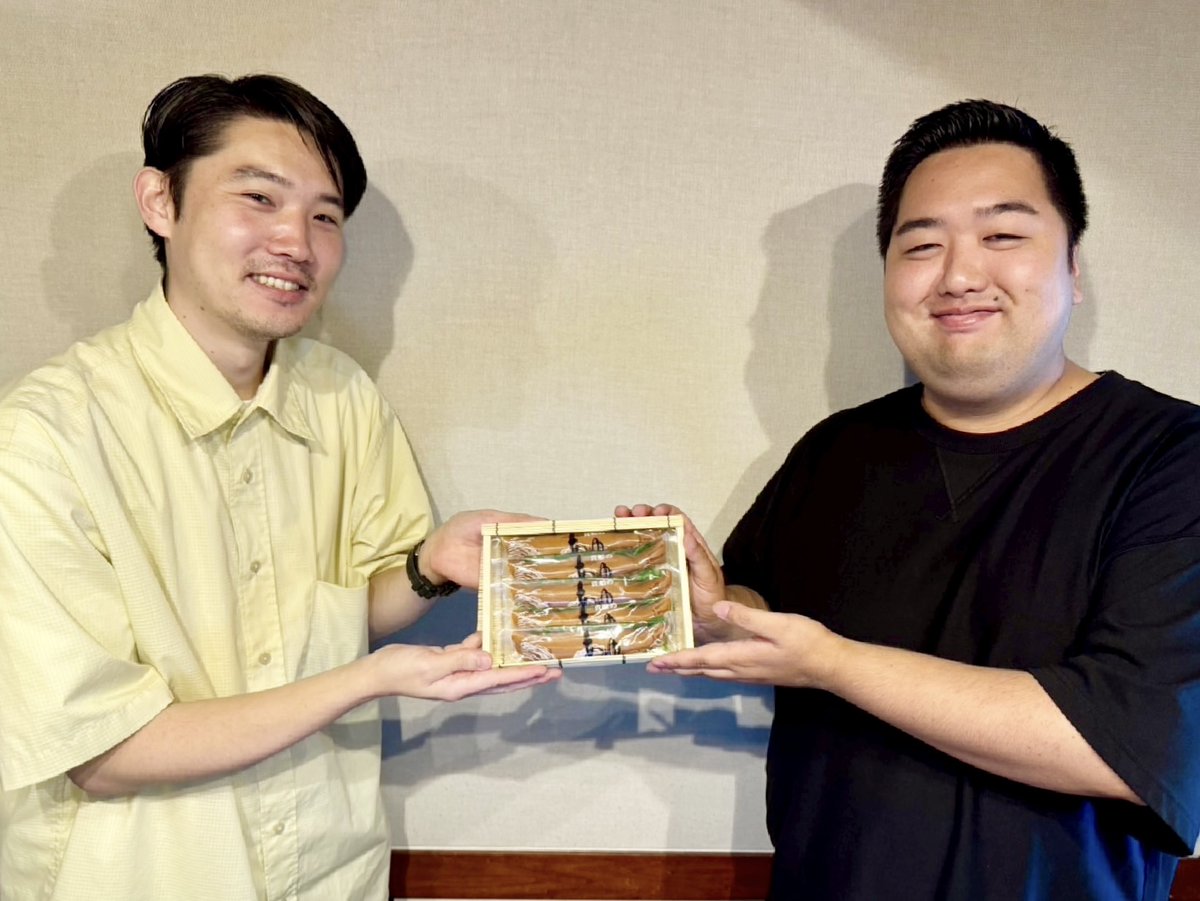 #TOKYOFM #喋るズ
#エフエムロヒー ☾⋆·̩͙⑅*

来週木曜20時にお会いしましょう！🌃

🔻radikoタイムフリー機能🎧
▶️radiko.jp/share/?sid=FMT…

🔻メッセージ✉️
▶️tfm.co.jp/f/fmrohee/mess…

🔻京阿月「貴船のあゆ」をいただいてにこやかなスタッフ陣☺️