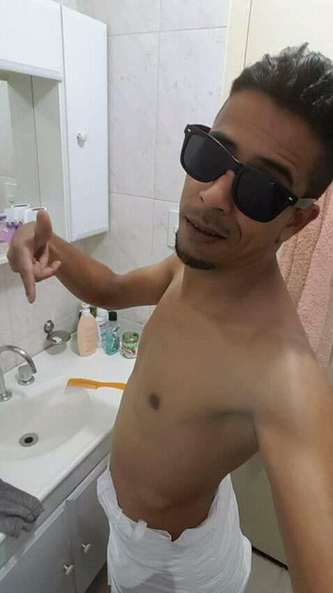DirtyPigSP's tweet photo. Tô de fralda, sua bebêzinha puta. Vem meter na minha boca e me calar como a otária que sou. Nascido pra servir…  e pronto pra obedecer.
#DiaperFetish #FagBaby #PigSlut #BebêOtária #FraldaPraFoder #HumiliatedFag #CumPig #SubmissiveFag #BrazilianPig #UsedFag #DiaperSlut https://t.co/lqMqXX0bCA