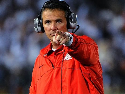 Urban Meyer didn't recruit based on talent alone. 

He had a system and a process. 

Here are the 5 traits he used to identify elite recruits:🧵