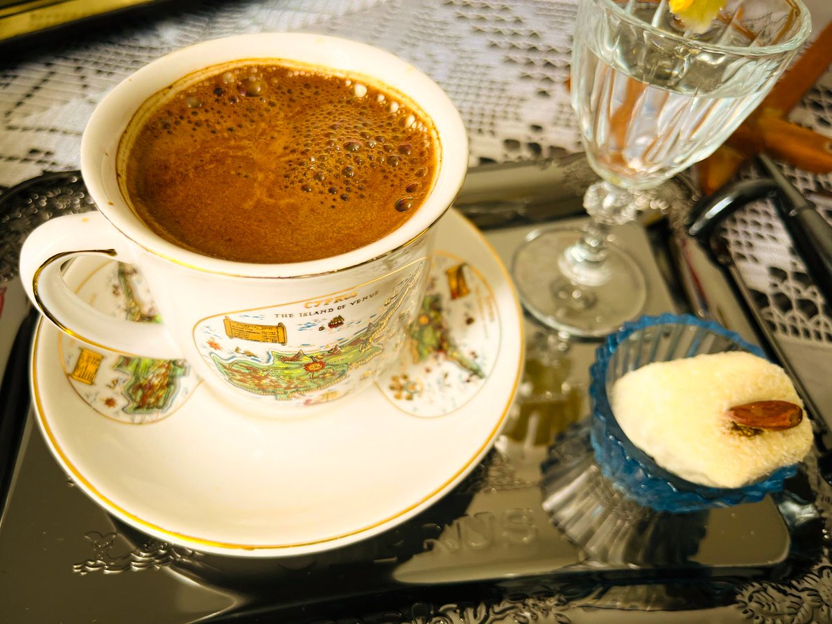 bol köpüklü kahveler ve türk lokumu sizi seviyorum,