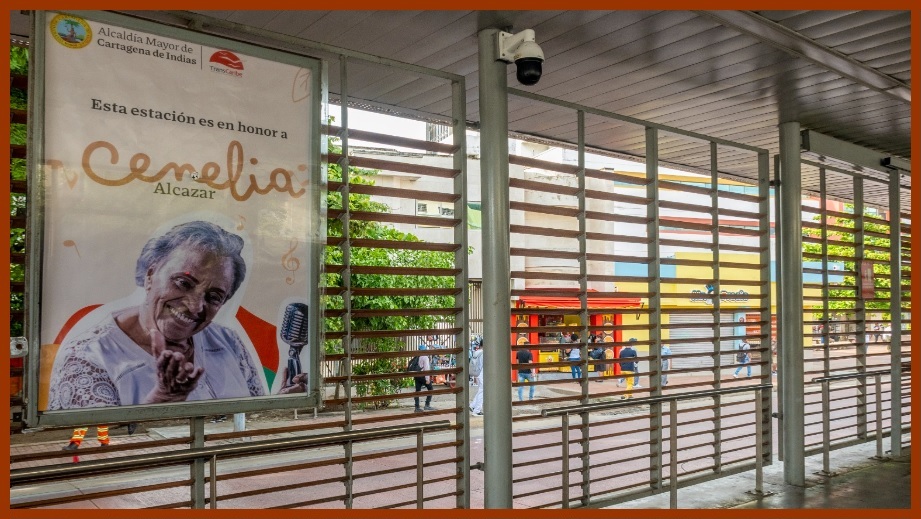 #Cartagena 
Como homenaje a la portentosa intérprete cartagenera #CeneliaAlcázar, la <a href="/AlcaldiaCTG/">Alcaldía de Cartagena</a> dispuso que la Estación Centro de <a href="/TranscaribeSITM/">Transcaribe S.A.</a> lleve el nombre de ‘La Dama del bolero’, como se le conoce también a quien es un referente de la canción romántica, un ícono de la