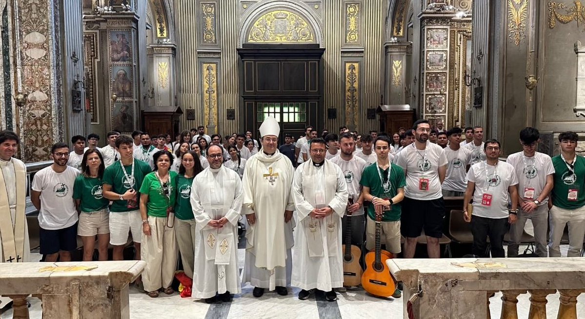 Diócesis Coria-Cáceres (@coriaccdiocesis) on Twitter photo 💕 Jóvenes diocesano viven Jubileo en Roma
Hoy cruzarán Puerta Santa en una basílica mayor y peregrinarán por los lugares santos de la Ciudad Eterna 🙌
Con <a href="/jpulidoarriero/">Jesús Pulido Arriero</a> han vivido hoy una jornada muy especial en la Iglesia Nacional Española de Santiago y Montserrat 💕 Jóvenes diocesano viven Jubileo en Roma
Hoy cruzarán Puerta Santa en una basílica mayor y peregrinarán por los lugares santos de la Ciudad Eterna 🙌
Con <a href="/jpulidoarriero/">Jesús Pulido Arriero</a> han vivido hoy una jornada muy especial en la Iglesia Nacional Española de Santiago y Montserrat