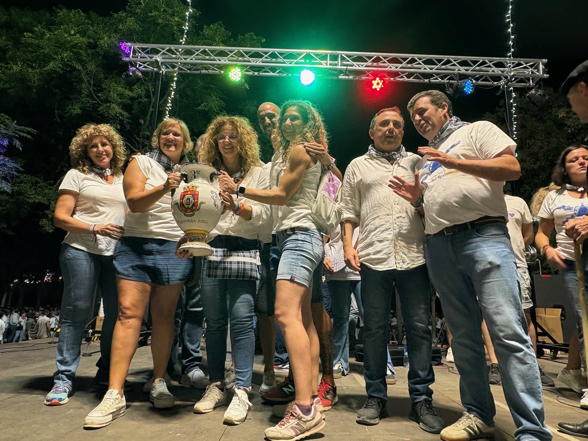 AYTO_CIUDADREAL's tweet photo. 🔝La limoná se corona en su 46ª edición: La Hermandad de Los Ángeles gana el concurso más tradicional de Ciudad Real.
https://t.co/Ub8agH7E5X

@Pandorga_CR #pandorga #concurso #limoná #zurra #ciudadreal https://t.co/2ZmVRhqBYq