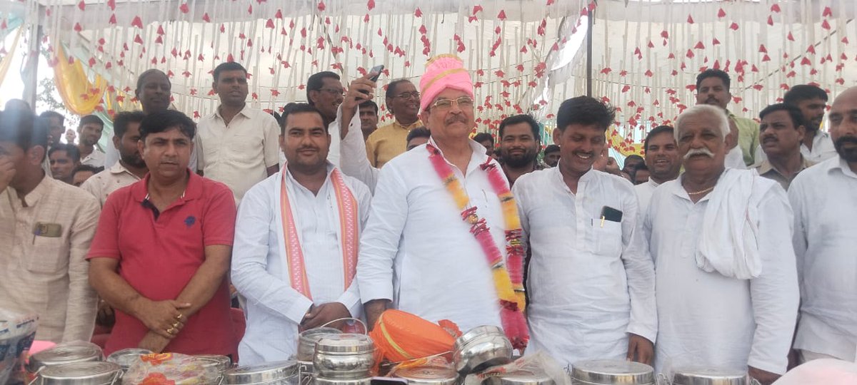 अतरासी गांव में भव्य दंगल आयोजन!
आल्हा ऊदल राष्ट्रीय दंगल' में मुख्य अतिथि के रूप में शुभारंभ कर विजेताओं को सम्मानित किया।
यह परंपरा हमारी विरासत का प्रतीक है। आयोजकों व पहलवानों को शुभकामनाएं!