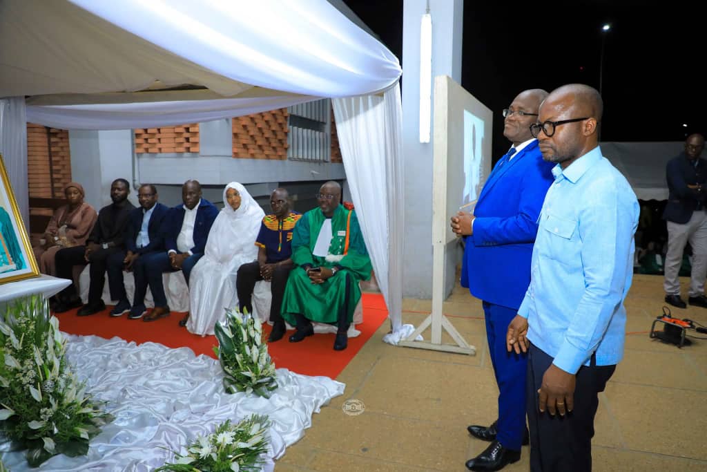 𝗗é𝗰é𝗱é 𝗹𝗲 𝟭𝟵 𝗷𝘂𝗶𝗹𝗹𝗲𝘁 𝟮𝟬𝟮𝟱
𝗟𝗮 𝗰𝗼𝗺𝗺𝘂𝗻𝗮𝘂𝘁é 𝘂𝗻𝗶𝘃𝗲𝗿𝘀𝗶𝘁𝗮𝗶𝗿𝗲 𝗿𝗲𝗻𝗱 𝗵𝗼𝗺𝗺𝗮𝗴𝗲 𝗮𝘂 𝗣𝗿𝗼𝗳. 𝗖𝗢𝗨𝗟𝗜𝗕𝗔𝗟𝗬 𝗔𝗱𝗮𝗺𝗮