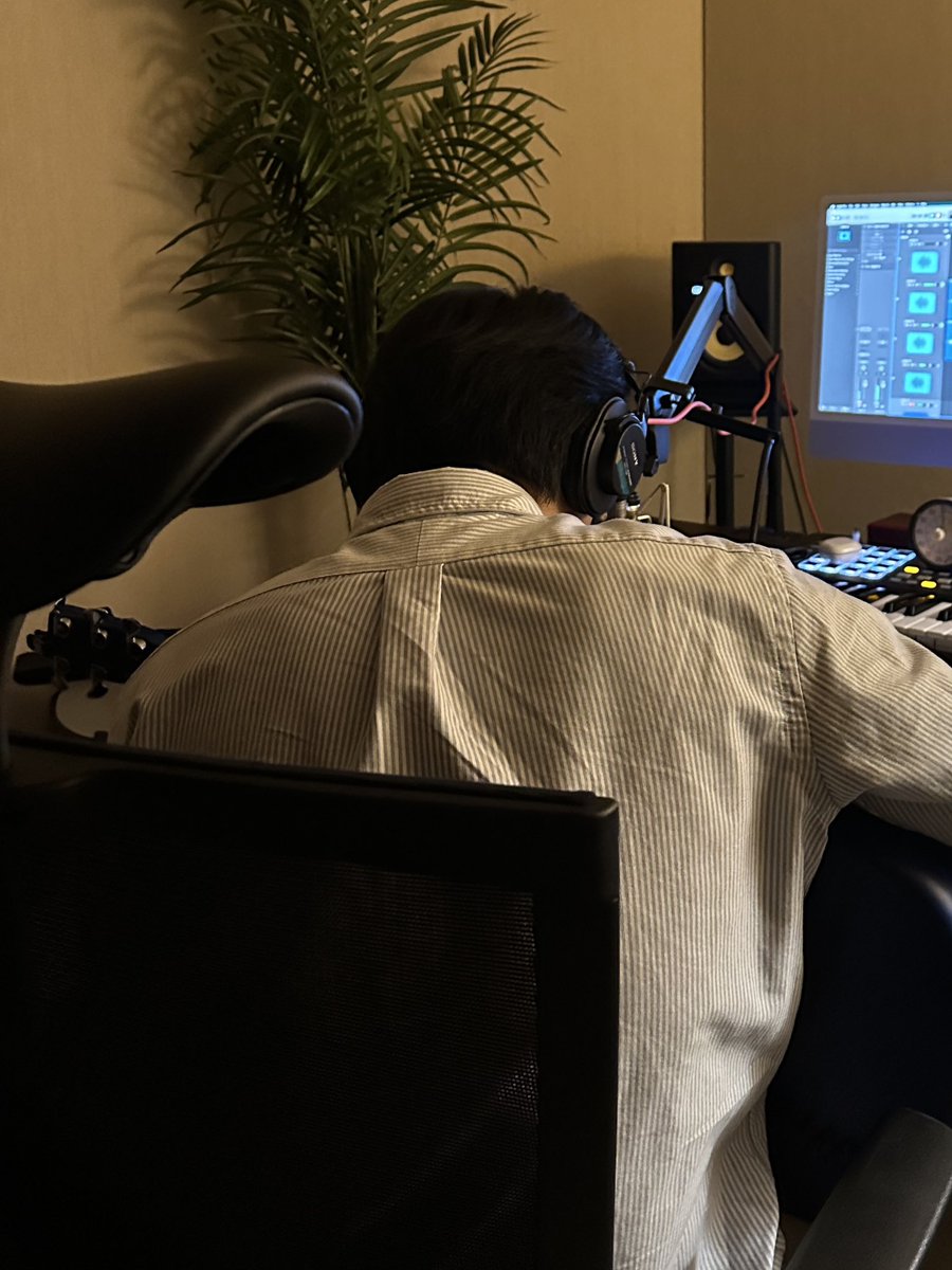 jeongsewoon_twt's tweet photo. 한국 시간으로는 좀처럼 만나기 어려웠던 7월을 겨우겨우 끌어 모아…🥹

#정세운 #JEONGSEWOON https://t.co/Xp1NHycgnz