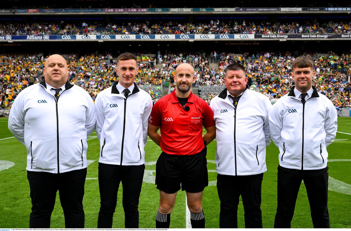 #Sunday 27.7.2025 ❤️

For who can ask more of a man
Than giving all within his span
Giving all, it seems to me
Is not so far from victory