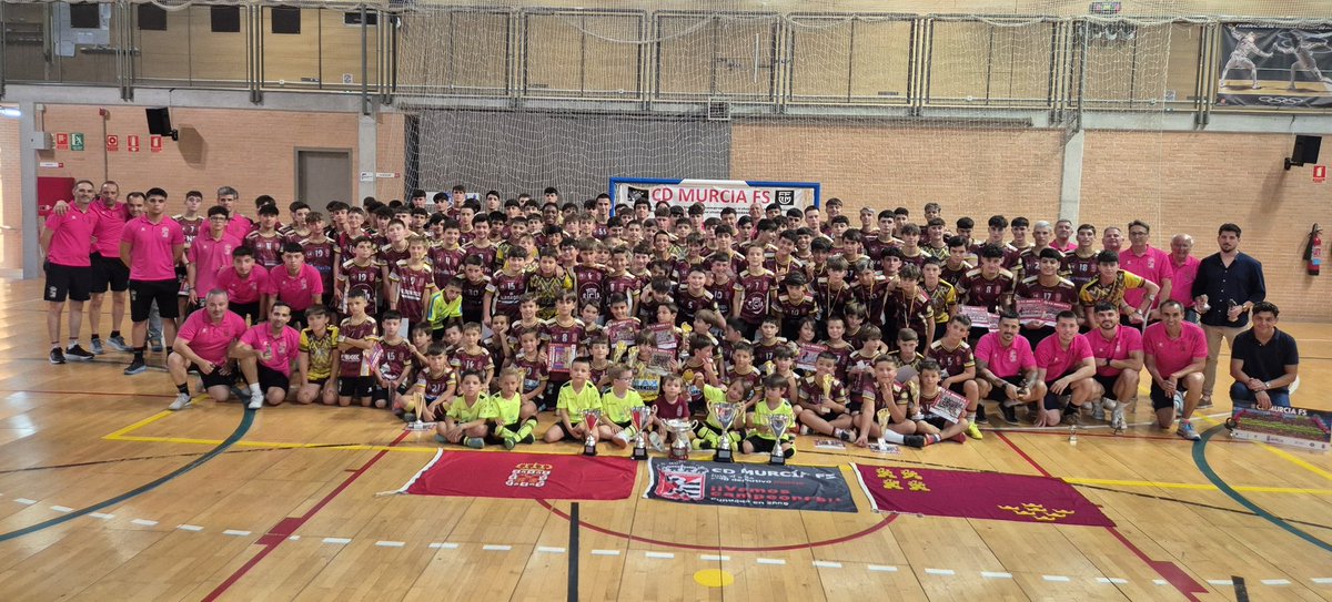 CD MURCIA FS (@cdmurcia_fs) on Twitter photo 💥RECUERDOS 2024-2025 💥
🔴IMAGENES 📸 QUE VALEN MAS QUE MIL PALABRAS🔴
🚨Un sentimiento,unos colores,un escudo!💯
👉Tremendamente orgullosos de que formeis parte de la gran familia del <a href="/CDMURCIA_FS/">CD MURCIA FS</a>
🏟FELIZ VERANO A TODOS⚽️
Simplemente diferentes🔝🔝 #somoselcdmurcia🏆🇪🇸🎖 💥RECUERDOS 2024-2025 💥
🔴IMAGENES 📸 QUE VALEN MAS QUE MIL PALABRAS🔴
🚨Un sentimiento,unos colores,un escudo!💯
👉Tremendamente orgullosos de que formeis parte de la gran familia del <a href="/CDMURCIA_FS/">CD MURCIA FS</a>
🏟FELIZ VERANO A TODOS⚽️
Simplemente diferentes🔝🔝 #somoselcdmurcia🏆🇪🇸🎖
