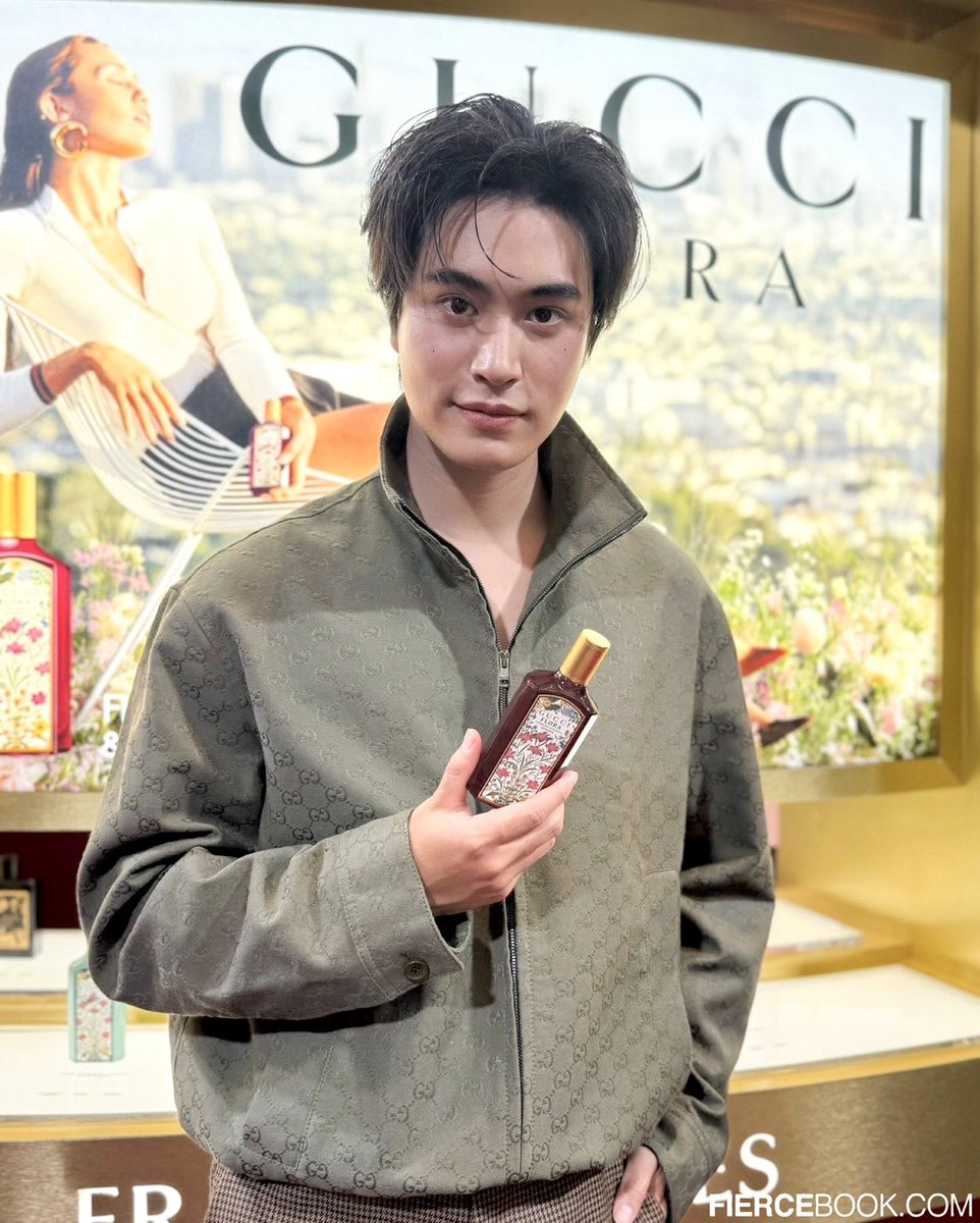 หล่อดูดีมากค่ะ #เจมีไนน์ ในงานเปิดตัวน้ำหอม Gucci Flora Gorgeous Gardenia Eau de Parfum Intense ที่มาพร้อมป๊อบอัพสุดพิเศษ ณ Hall of Fame ชั้น M สยามพารากอน

#Fiercebook #Fiercelive #FiercelivebyJjijie #GucciBeauty #GucciFlora #GUCCIxGEMINI
#Gemini_NT #DPromptCommunication