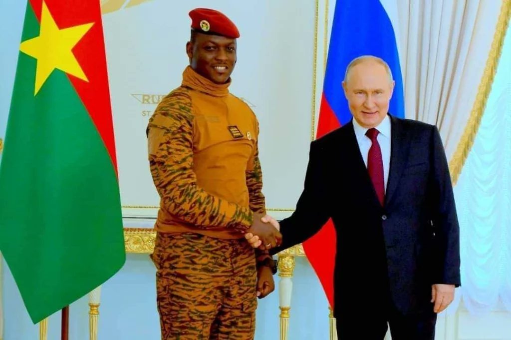 BREAKING; BURKINA FASO to receive a mobile microbiology lab from RUSSIA by December — capable of 800 daily tests whereby Local teams will be trained on-site

The move follows high-level talks between Presidents TRAORE and PUTIN, signaling deepening health &amp; energy ties!!