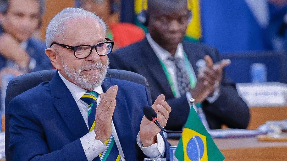 Infos4AYITI (@infos4ayiti4) on Twitter photo Nasyonzini retire peyi Brezil🇧🇷 sou kat peyi ki gen grangou lakay yo a, aprè Rapò anyèl <a href="/FAO/">Food and Agriculture Organization</a> a ki montre genyen 40 milyon brezilyen ki soti nan grangou, soti 2022 rive 2024. Yon anons ki met lajwa nan kè pèp Brezilyen an kote yo selebre l pandan y ap fè lwanj pou prezidan @Lula. Nasyonzini retire peyi Brezil🇧🇷 sou kat peyi ki gen grangou lakay yo a, aprè Rapò anyèl <a href="/FAO/">Food and Agriculture Organization</a> a ki montre genyen 40 milyon brezilyen ki soti nan grangou, soti 2022 rive 2024. Yon anons ki met lajwa nan kè pèp Brezilyen an kote yo selebre l pandan y ap fè lwanj pou prezidan @Lula.