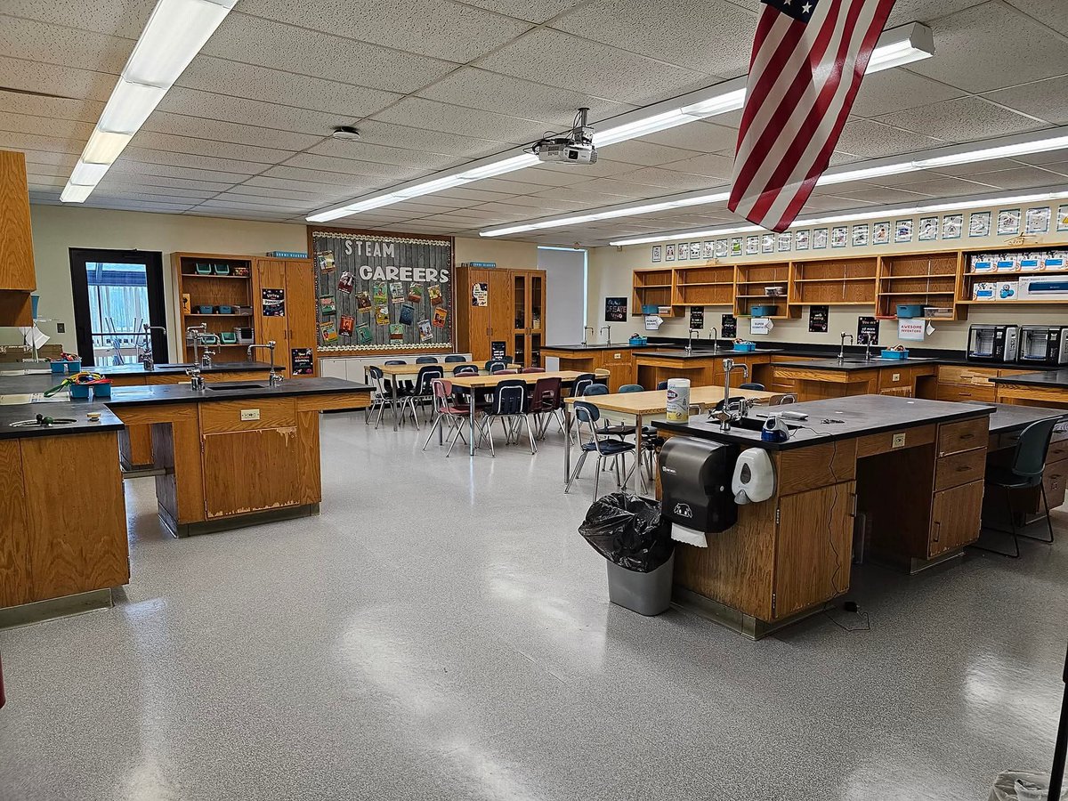 I can't believe it is only 18 days from going back into the building! 🤯
I still need some help with my lists or can donate money to my venmo as well. Please help me. I have 2 rooms! TIA!
amazon.com/hz/wishlist/ls…
walmart.com/registry/TR/8a…
Venmo: tawnnie77 

#clearthelist #Teachers