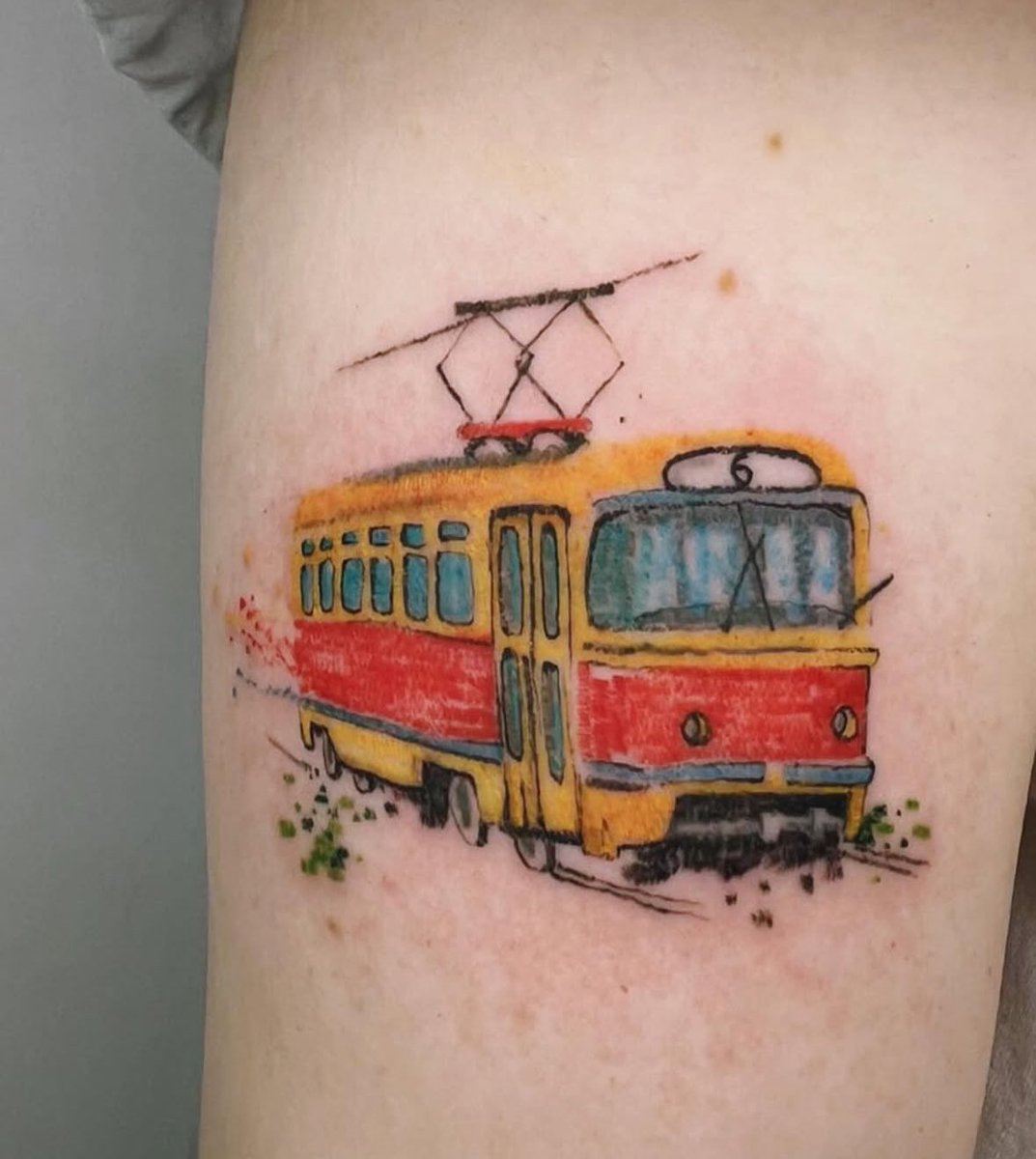 я как главный амбассадор старых трамваев даже комментировать отмену маршрута №2 не стану 

зато снова покажу свою любимую татуировку по теме