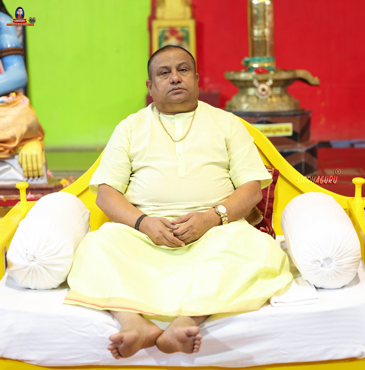 SiddhaguruRM's tweet photo. A divine observance of inner stillness, self-inquiry, and spiritual discipline during Sravana Masam.
In silence, the Master dissolves the mind and becomes one with the Self.
#Siddhaguru #MounaDhyana #Tapodeeksha #SilentMeditation #SravanaMasam #SiddhaguruMeditation https://t.co/V1Zwz2Z4te