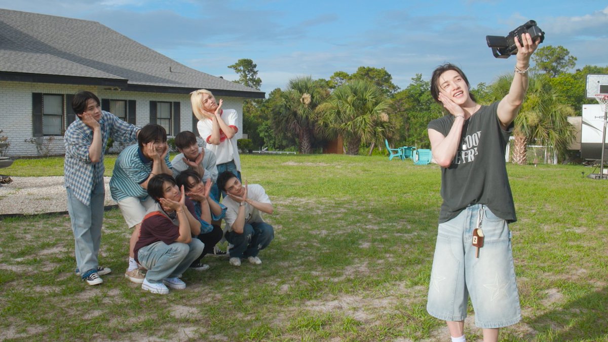 namchanhyung's tweet image. CHAN AND HIS 7 BABIES NOOOOO 😭💔