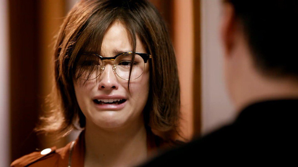 denielemein's tweet image. sabi nga nila, baka auteur nga si cathy garcia-sampana. halos kada pelikula, may confrontation scenes sa ulan. may pa-grand gestures yung bida. at higit sa lahat—may nakakalokang wig na suot ang kanyang female leads.

⊹₊ ⋆ iconic wigs in cathy garcia-sampana’s films, a thread: