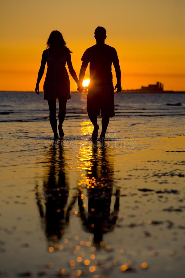 Quick Chat with <a href="/aggie_uwase/">Uwase</a> on  #Dhook
Would you recommend going through your partner’s phone if you have access?

Follow WhatsApp channel ; whatsapp.com/channel/0029Va…