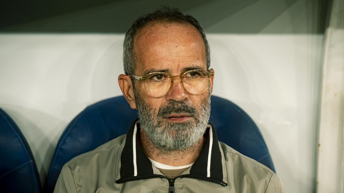 🗣️🟡Yussi Diarra en su presentación como nuevo jugador del #CádizCF dedica unas palabras a Álvaro Cervera:

‼️"Tengo que darle las gracias a Álvaro Cervera. Nunca había jugado en banda pero él me daba esa libertad y gracias a eso me puedo adaptar a cualquier situación dentro del