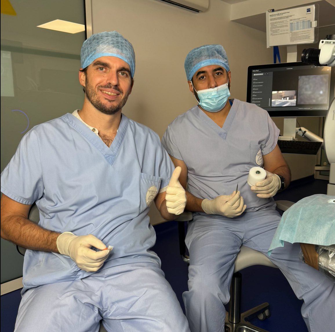FLAAKAcademy's tweet photo. ✈️The FLAAK team travels the world to revolutionize eye color change!

🌍Whether you're surgeon in China, Brazil, or Canada... you have the opportunity to be trained in the FLAAK technique! https://t.co/ETZfvgT69v