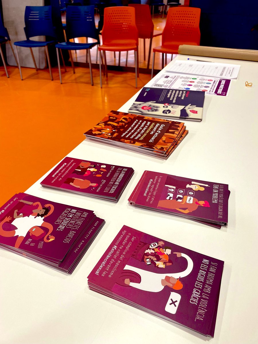 Ahir vam estar al Casal de Joves de <a href="/Aj_Tordera/">Ajuntament de Tordera</a> fent una formació de VS en espais d’oci per al personal de barra de les barraques. 

🪩💜Per a una transformació feminista dels espais festius és necessària la formació de tots els agents que participen en contextos d’oci. Gràcies!