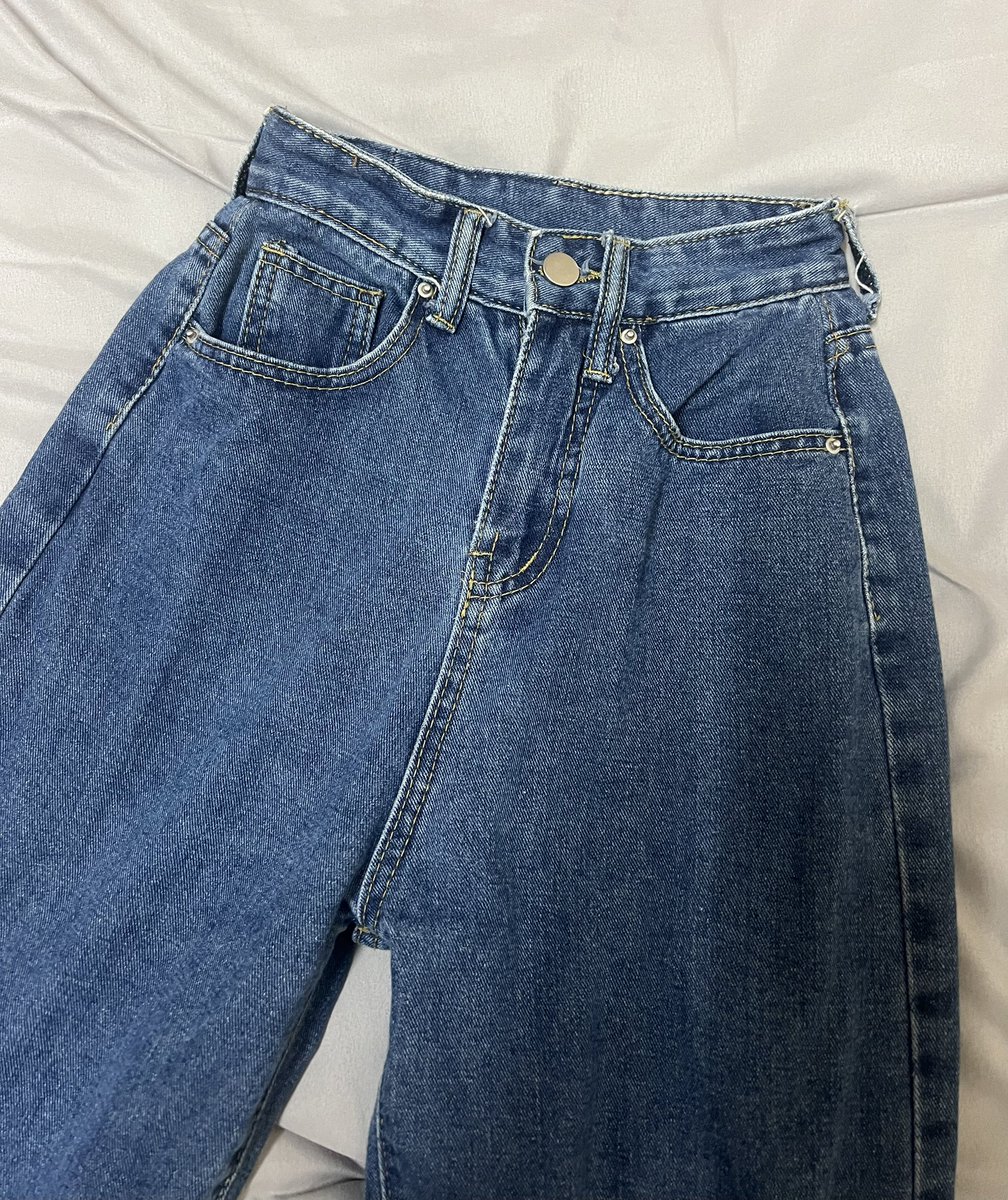nice2clothes's tweet photo. ขากระบอกเอวสูงสียีนส์เข้ม เอวเล็กที่จริงใจ สูง 150 ใส่ได้ ￼💯

เอว 22-23 สะโพก 32-34 ยาว 34.5 

95 บาท

#ส่งต่อกางเกง #กางเกงยีนส์ #กางเกงยีนส์มือสอง #กางเกงมือ2 #ส่งต่อกางเกงขายาว #กางเกงยีนส์ขายาว #ส่งต่อเสื้อผ้า #เสื้อผ้ามือ2 #โล๊ะตู้เสื้อผ้า https://t.co/noa0PKpMwx
