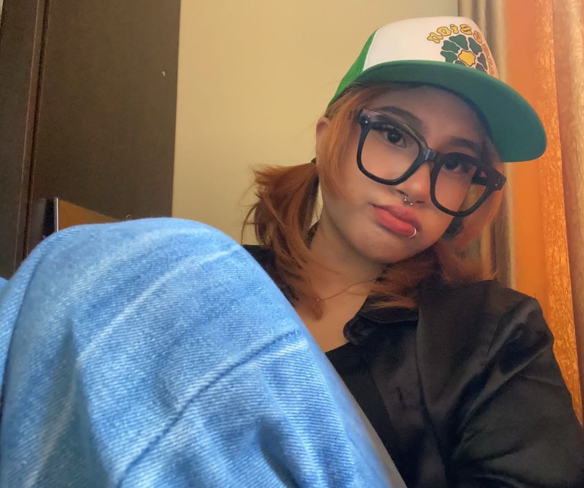 rsylusx's tweet image. #ANISD CHILL GURL