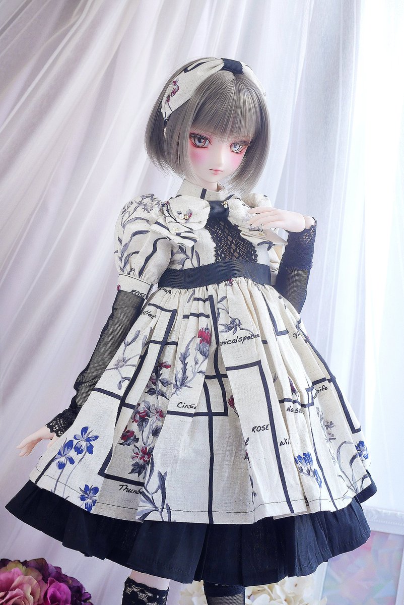 先日のイドル会場で一目見てお迎え即決だった、ふる様メイクの07番ヘッドの子お披露目🎵
繊細なメイクは上品でありながらどこかミステリアスな雰囲気も素敵…💓
コーデは知的でお洒落なデザインがお気に入りのkirie様のドレス👗✨️

美しい…😌💞

#fulltammake
#ハチドリの森