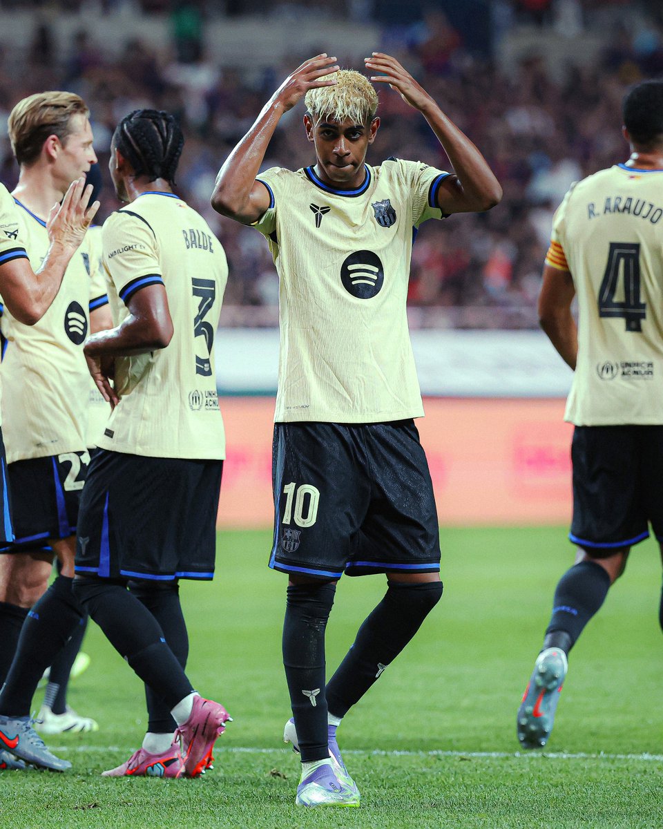 Barça’s new No. 10 balling out in the new kit 🔥