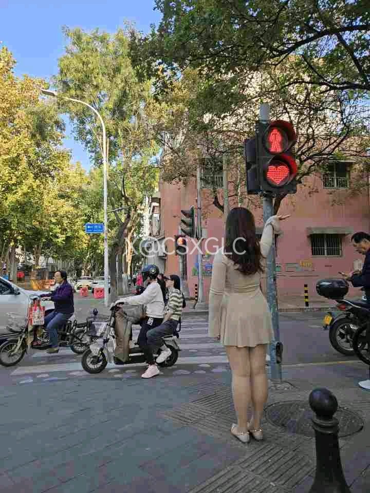 0373河南新乡市区本地，找恋物淫妻癖的同好，交换老婆的各种原味，新乡本地感兴趣的私我！