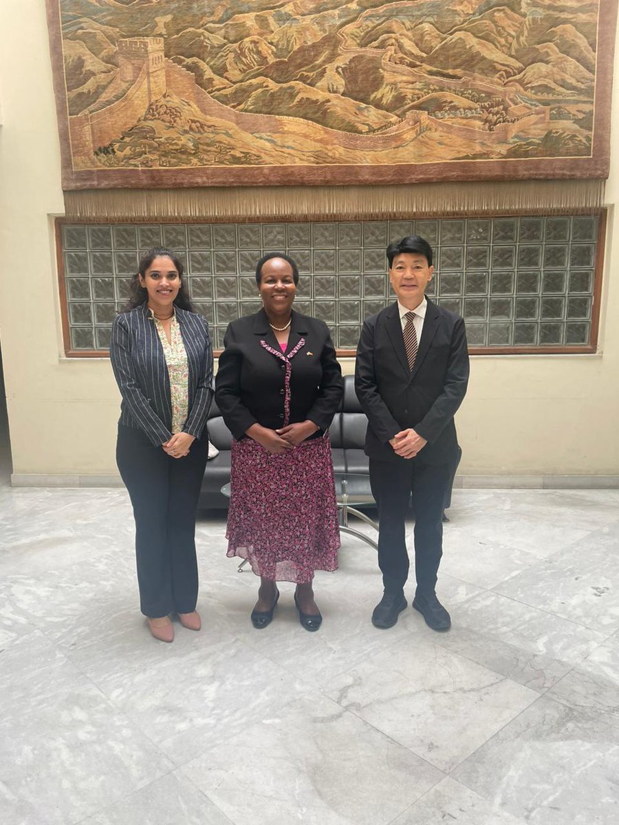 AALCO (@aalco2015) on Twitter photo Honoured to welcome H.E. Prof. Joyce Kakuramatsi Kikafunda, High Commissioner of Uganda to India at Secertariat. Discussions on upcoming 63 Annual Session took place. 63 Annual Session of AALCO will be held from 8-12 Sept 2025 in Kampala, Uganda.<a href="/KiryowaKk/">Kiryowa Kiwanuka</a> <a href="/UGHighCommND/">Uganda High Commission New Delhi</a> Honoured to welcome H.E. Prof. Joyce Kakuramatsi Kikafunda, High Commissioner of Uganda to India at Secertariat. Discussions on upcoming 63 Annual Session took place. 63 Annual Session of AALCO will be held from 8-12 Sept 2025 in Kampala, Uganda.<a href="/KiryowaKk/">Kiryowa Kiwanuka</a> <a href="/UGHighCommND/">Uganda High Commission New Delhi</a>
