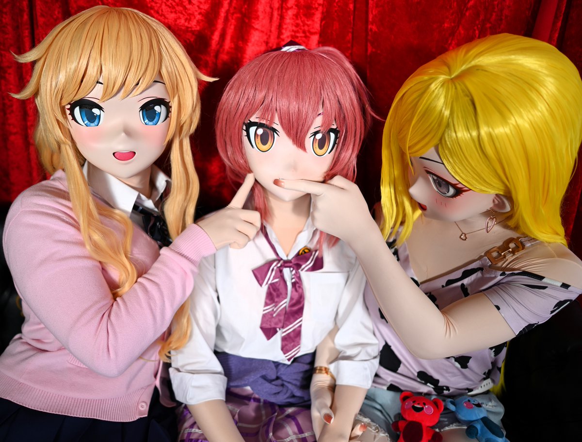 セクシーギャルズ撮影のオフショット📸✨

いつもはゆるーく仲良しだけど、キメるときはキメる3人が大好きです！

📸 <a href="/butcher_jfk/">ぶっちゃー</a>

【セクシーギャルズ】
#藤本里奈 , #大槻唯 and #城ヶ崎美嘉 !!!