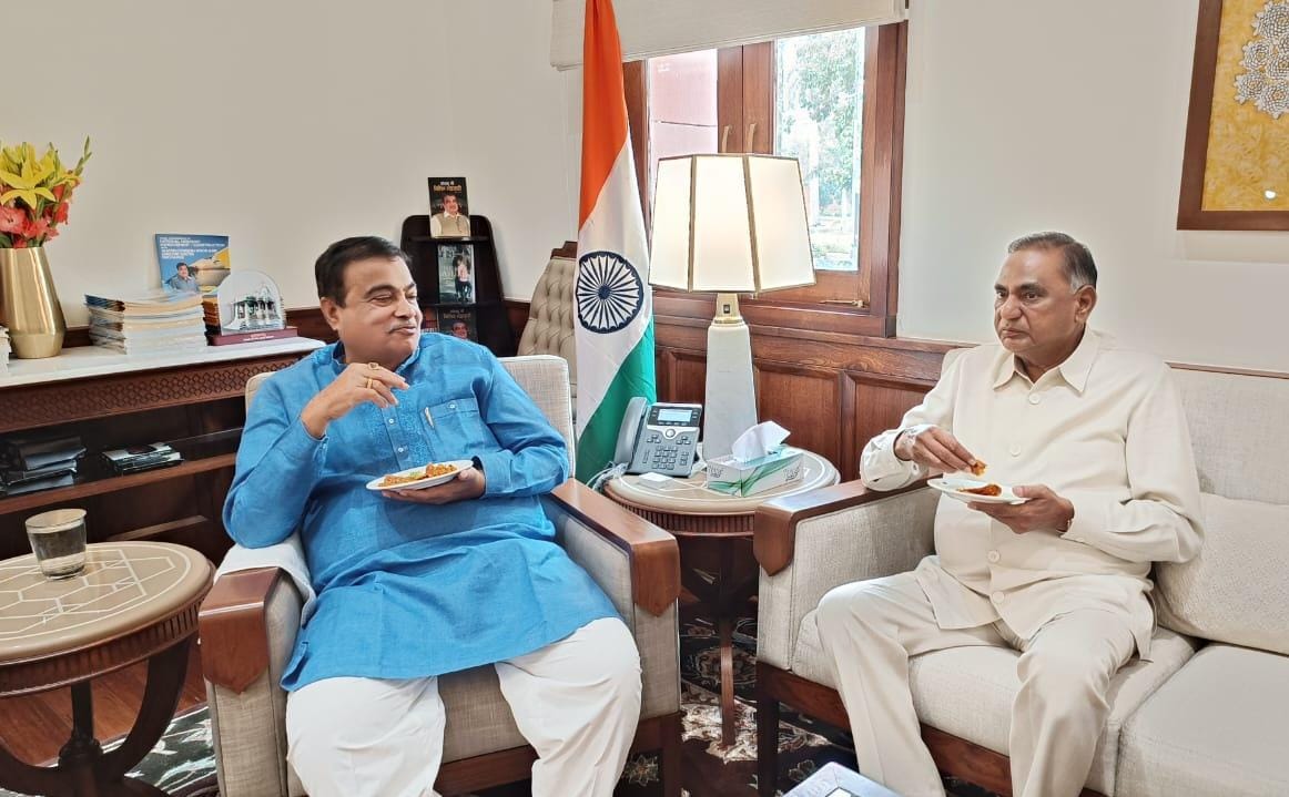 Ramvir Singh Bidhuri (@ramvirbidhuri) on Twitter photo दक्षिण दिल्ली लोकसभा क्षेत्र में सड़क परिवहन एवं राजमार्ग मंत्रालय की अनेक योजनाएं चल रही हैं। इन योजनाओं की प्रगति की समीक्षा केंद्रीय सड़क परिवहन एवं राजमार्ग मंत्री माननीय श्री <a href="/nitin_gadkari/">Nitin Gadkari</a> जी के साथ आज संसद भवन में स्थित उनके कार्यालय में हुई बैठक में की गई।
<a href="/blsanthosh/">B L Santhosh</a> दक्षिण दिल्ली लोकसभा क्षेत्र में सड़क परिवहन एवं राजमार्ग मंत्रालय की अनेक योजनाएं चल रही हैं। इन योजनाओं की प्रगति की समीक्षा केंद्रीय सड़क परिवहन एवं राजमार्ग मंत्री माननीय श्री <a href="/nitin_gadkari/">Nitin Gadkari</a> जी के साथ आज संसद भवन में स्थित उनके कार्यालय में हुई बैठक में की गई।
<a href="/blsanthosh/">B L Santhosh</a>