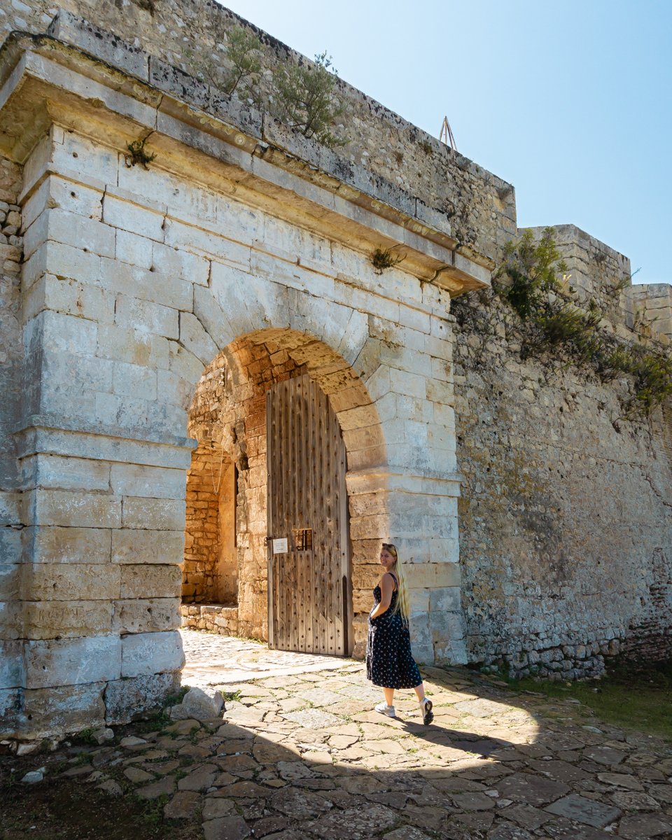 DiscoverGRcom's tweet photo. Ever been tempted to @workfrom_Greece? While your feed is full of sunsets and Cyclades, here’s a different pitch: The Peloponnese as the next digital nomad hotspot! 💛
Photos: redwhiteadventures (IG)
#discovergreece #workfromgreece #peloponnese https://t.co/aovOvWfGPP