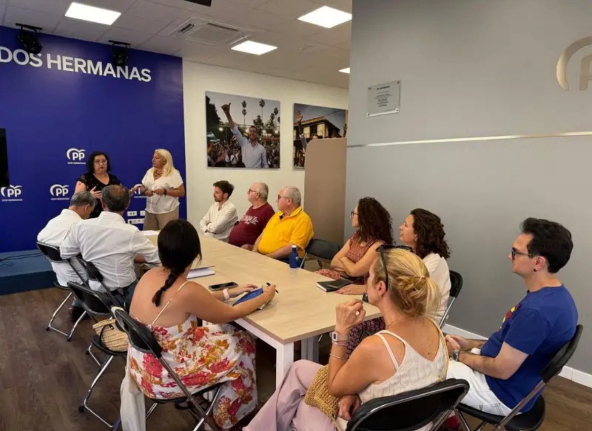 PP Dos Hermanas (@popularesdh) on Twitter photo <a href="/M_Carmen_Espada/">Carmen Espada</a> : “Cerramos el curso político con un un equipo capaz, comprometido y con determinación para liderar una nueva etapa en nuestra ciudad”
“Estamos preparados para liderar el cambio en Dos Hermanas”
doshermanasinformacion.com/carmen-espada-… <a href="/M_Carmen_Espada/">Carmen Espada</a> : “Cerramos el curso político con un un equipo capaz, comprometido y con determinación para liderar una nueva etapa en nuestra ciudad”
“Estamos preparados para liderar el cambio en Dos Hermanas”
doshermanasinformacion.com/carmen-espada-…