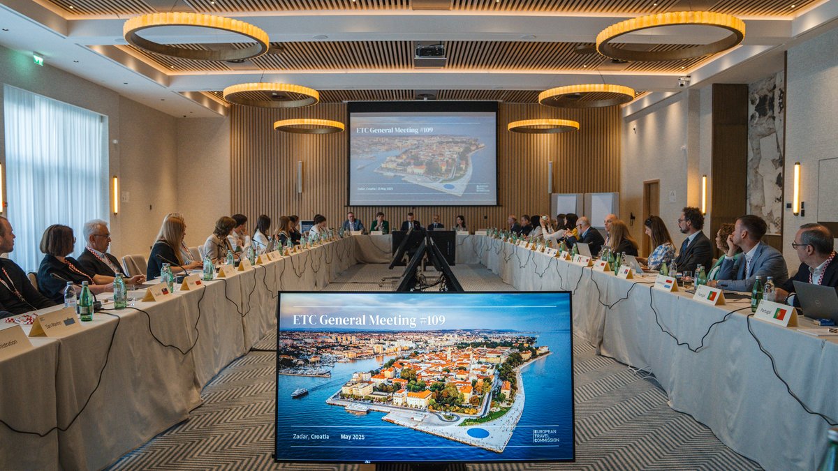 Streaming.HR tweet media