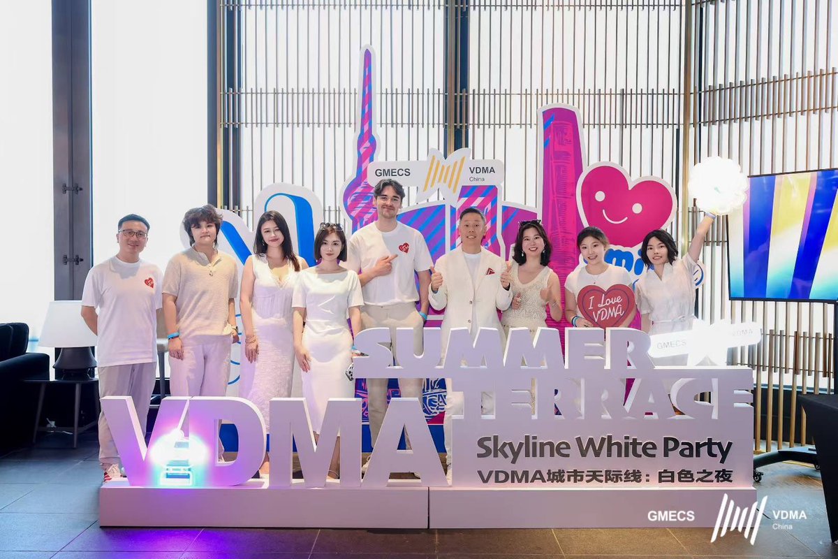 FlorianHeiner's tweet photo. 🌆 VDMA Summer Soirée Shanghai – Hosted by the Verband Deutscher Maschinen- und Anlagenbau, one of Europe’s foremost industrial associations representing the mechanical engineering sector. A truly inspiring gathering held a few weeks ago .Meaningful connection of a dynamic community beneath the city skyline. A forward-looking crowd of   professionals, united by innovation and shared purpose.