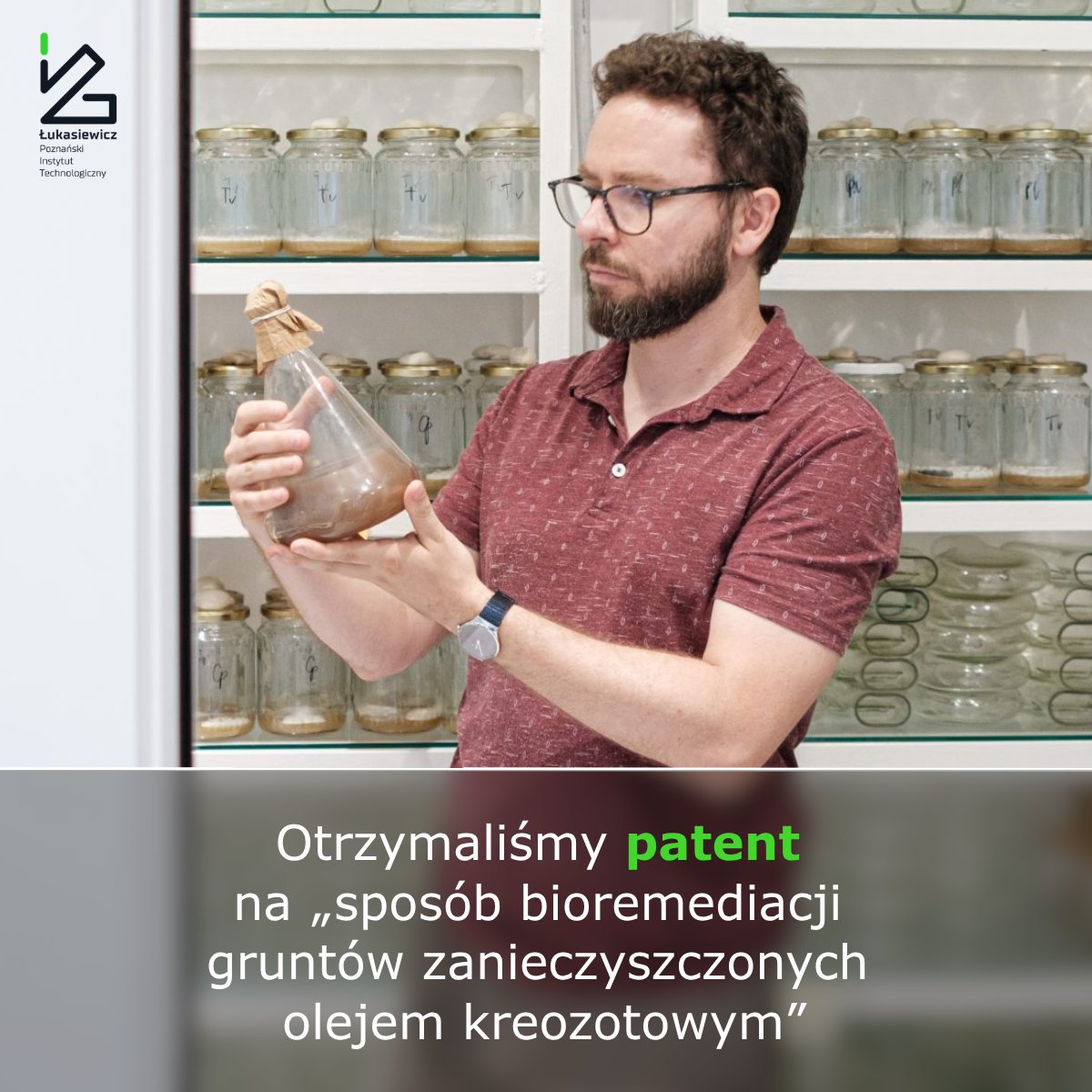 Łukasiewicz – Poznański Instytut Technologiczny (@lukasiewiczpit) on Twitter photo Mamy to! 🔥 <a href="/UPRP_GOV_PL/">Urząd Patentowy RP</a> przyznał nam patent na „sposób bioremediacji gruntów zanieczyszczonych olejem kreozotowym”.
💡 To dwuetapowa technologia, w której najpierw wykorzystuje się żywe kultury bakteryjne, a następnie enzymy pozyskane z dedykowanego szczepu grzybowego. Mamy to! 🔥 <a href="/UPRP_GOV_PL/">Urząd Patentowy RP</a> przyznał nam patent na „sposób bioremediacji gruntów zanieczyszczonych olejem kreozotowym”.
💡 To dwuetapowa technologia, w której najpierw wykorzystuje się żywe kultury bakteryjne, a następnie enzymy pozyskane z dedykowanego szczepu grzybowego.